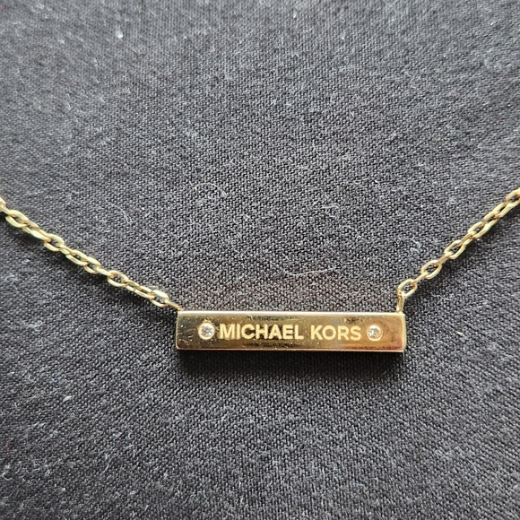 Micheal Kors necklace - Picture 3 of 4